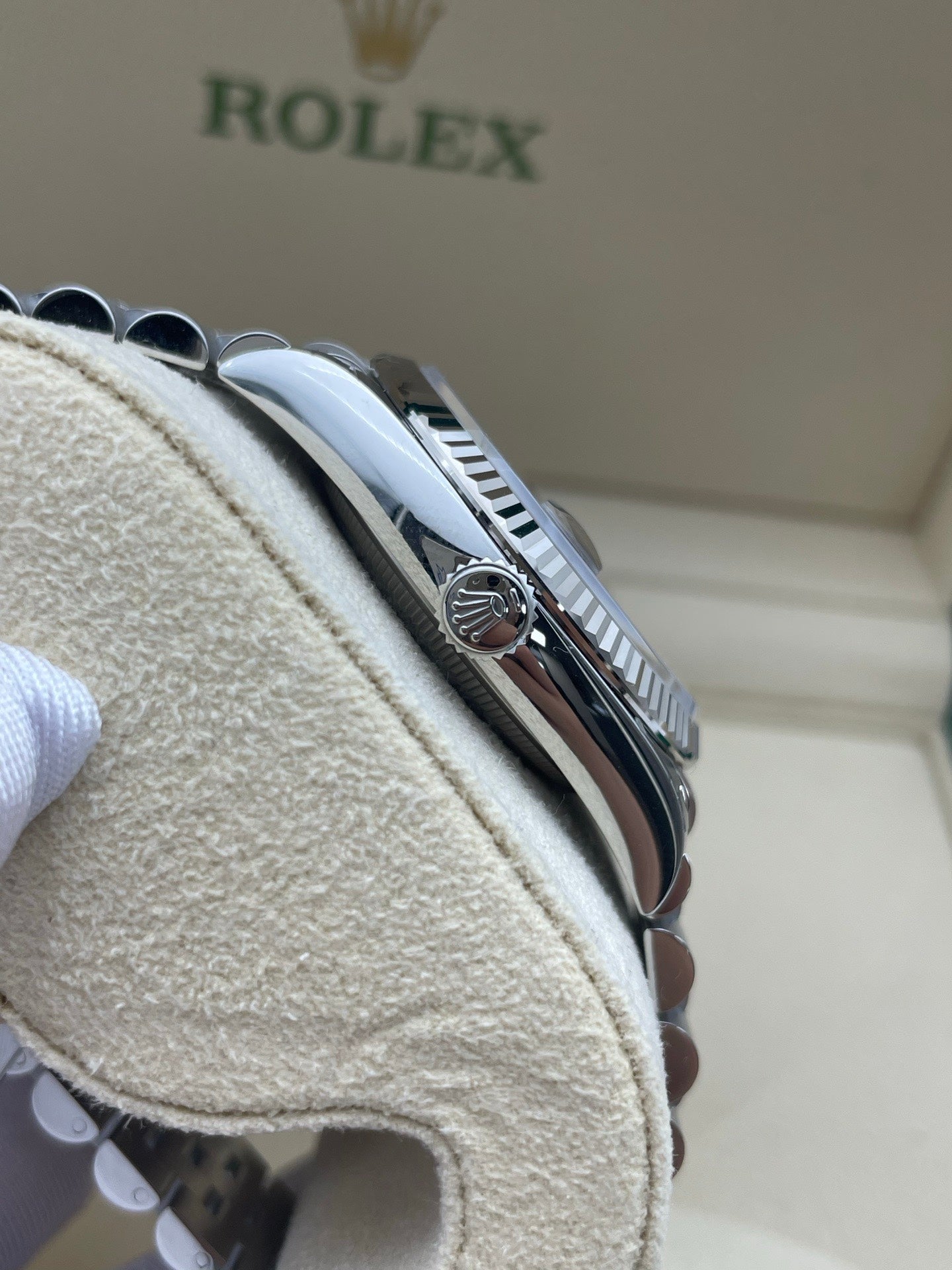 2025 Brand New Rolex - 126234-0021 Datejust 36 Stainless Steel / Fluted / Aubergine Roman-Diamonds / Jubilee