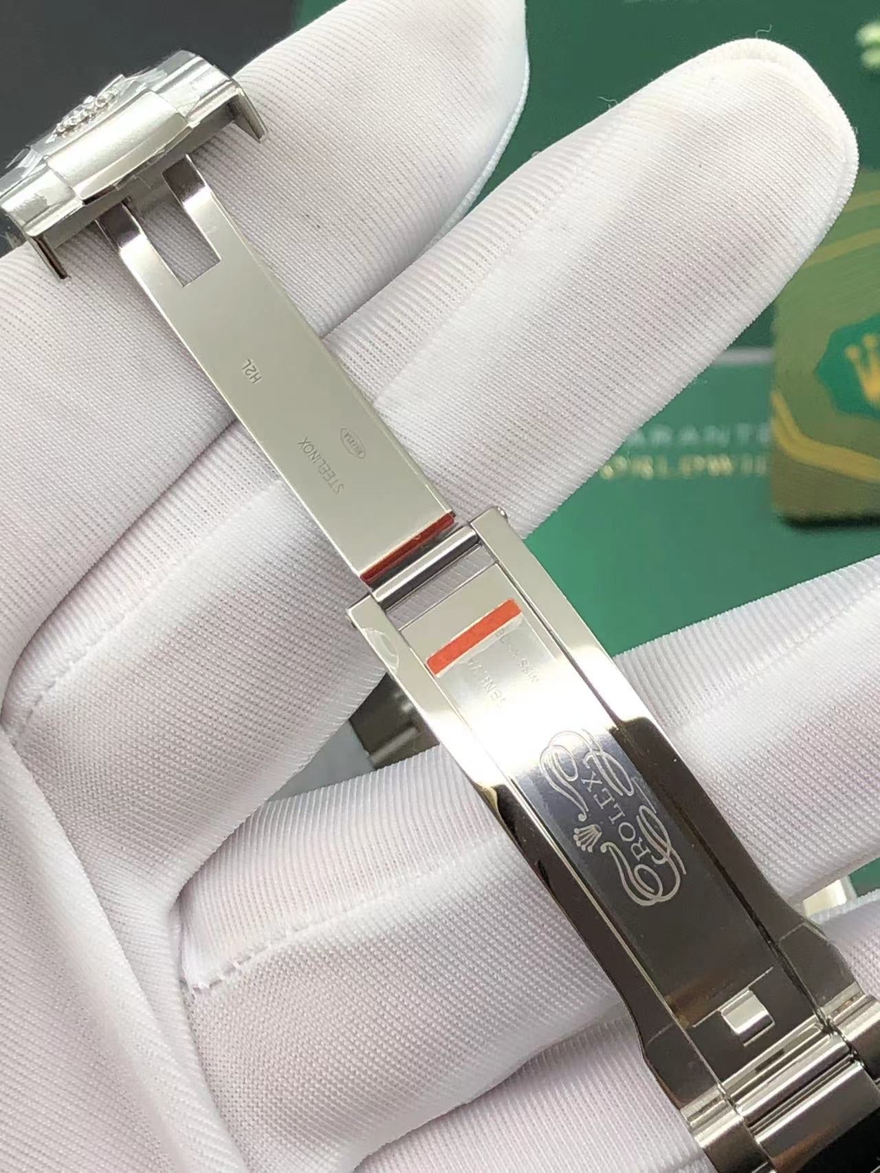 2025 Brand New Rolex - 126300-0019 Datejust 41 Stainless Steel Smooth / Jubilee / Oyster