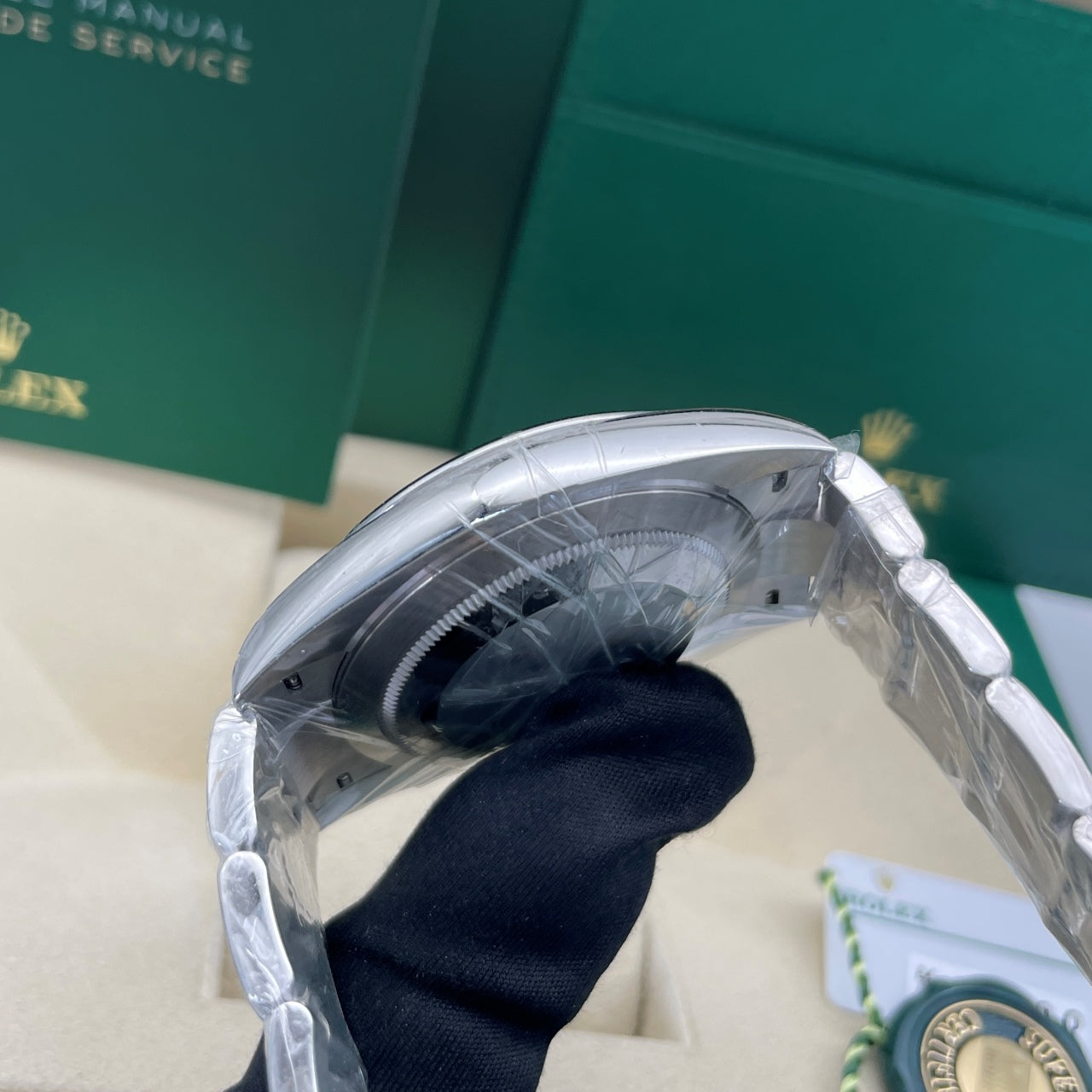 2025 Brand New Rolex - 126300-0005 Datejust 41 Stainless Steel Smooth / Oyster / White