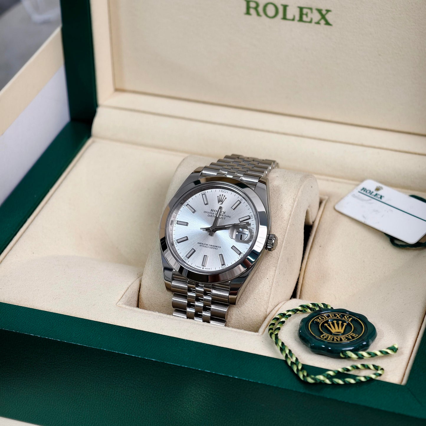 2025 Brand New Rolex - 126300-0004 Datejust 41 Stainless Steel Smooth / Jubilee / Silver