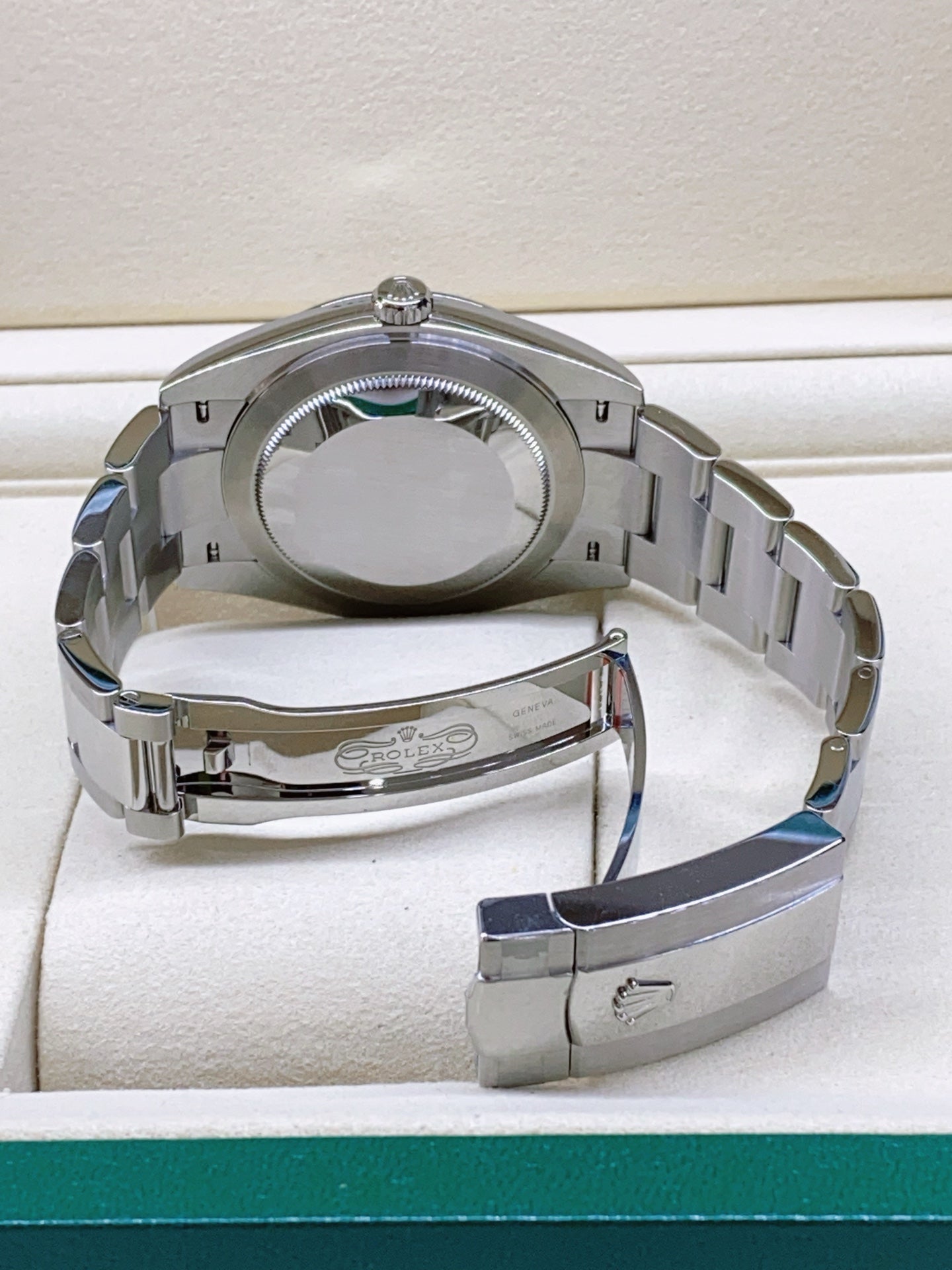 2025 Brand New Rolex - 126300-0003 Datejust 41 Stainless Steel Smooth / Oyster / Silver