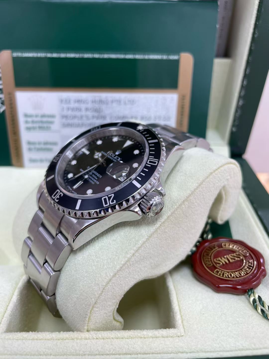 2009 Pre-owned Rolex - Submariner Date 16610