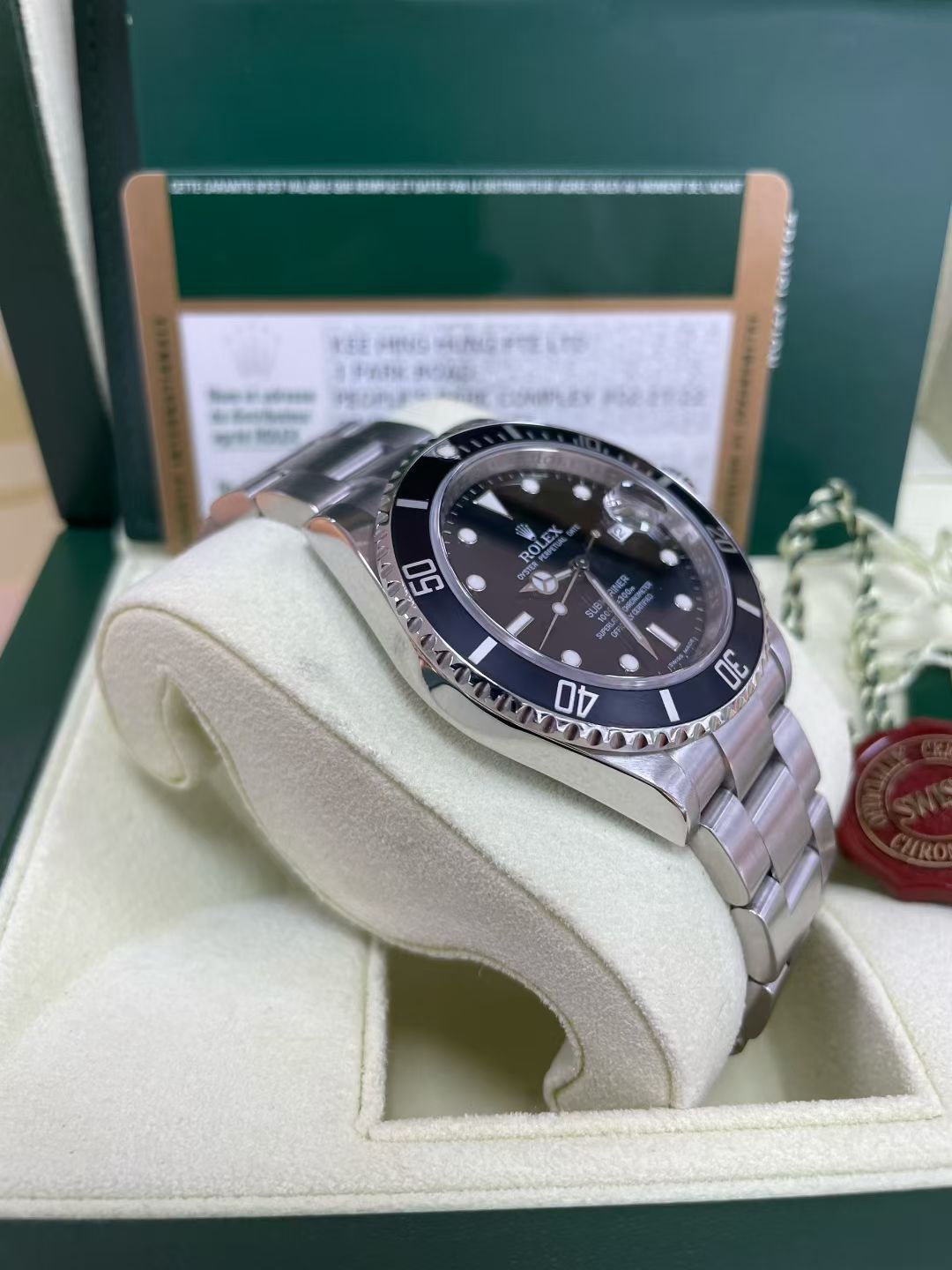 2009 Pre-owned Rolex - Submariner Date 16610