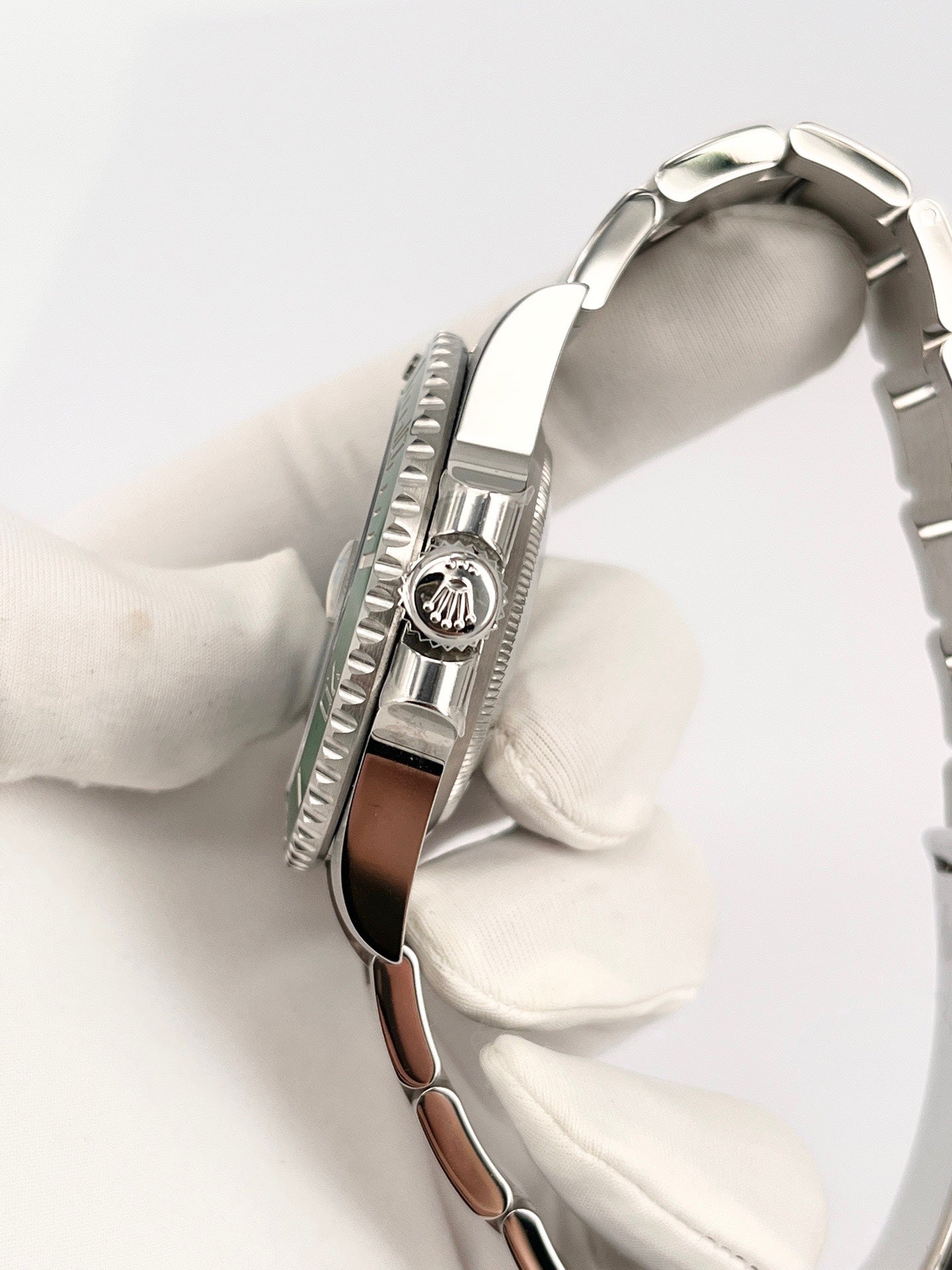 2019 Like New Rolex - 116610lv-0002 Submariner Date Stainless Steel / Green / Cerachom