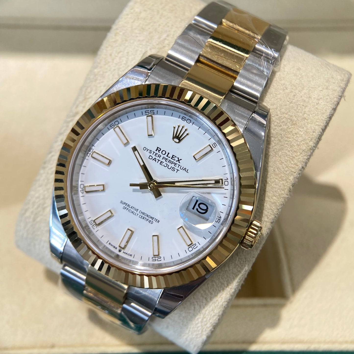 2025 Brand New Rolex - 126333-0015 Datejust 41 Rolesor Yellow Fluted / Oyster / White