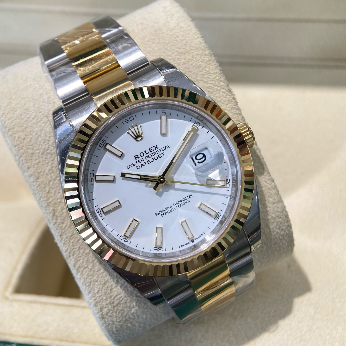 2025 Brand New Rolex - 126333-0015 Datejust 41 Rolesor Yellow Fluted / Oyster / White