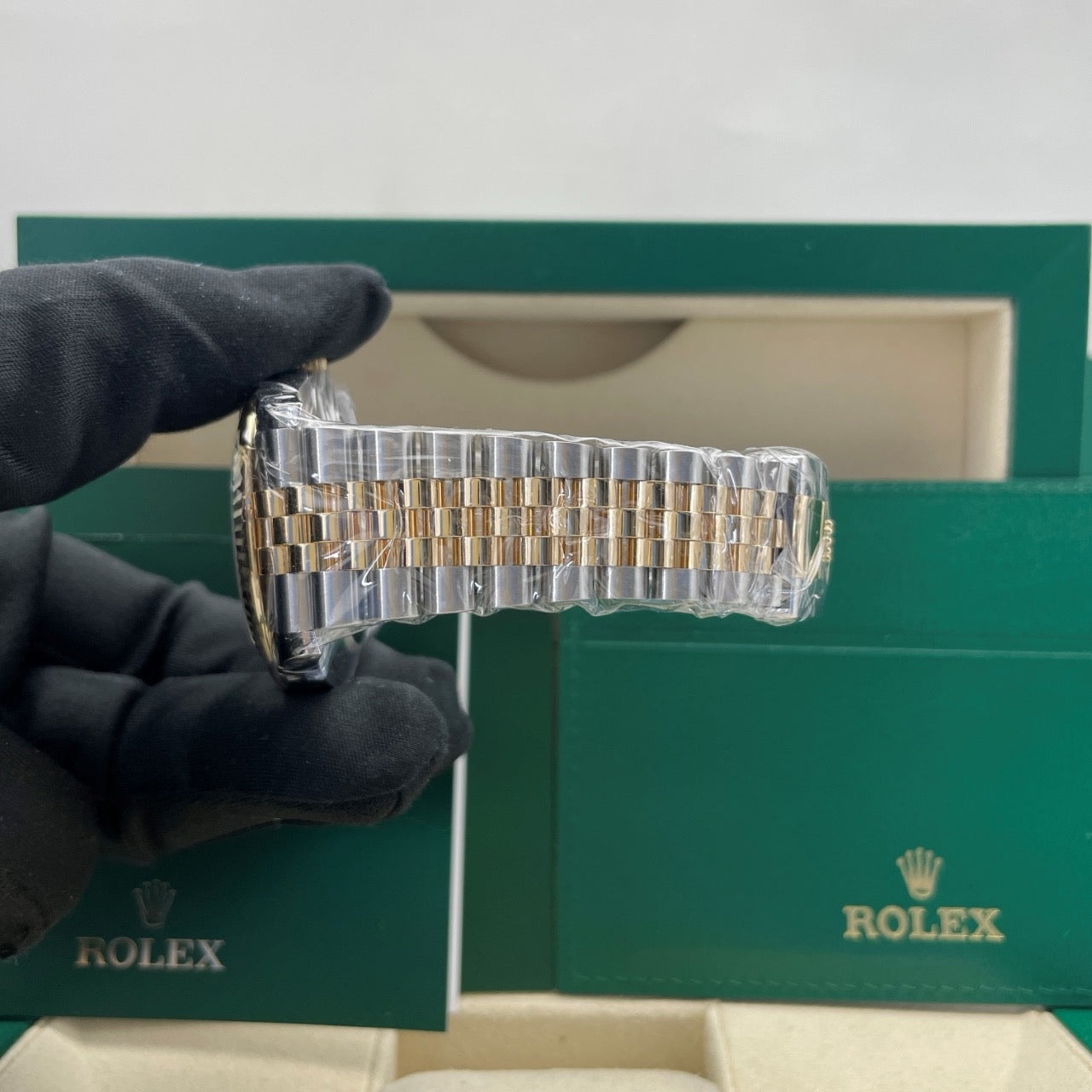 2025 Brand New Rolex - 126333-0006 Datejust 41 Rolesor Yellow Fluted / Jubilee / Black - Diamond