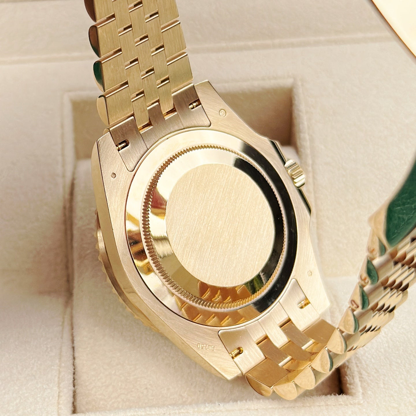 2025 Brand New Rolex - 126718GRNR-0001 GMT-Master II Yellow Gold / GRNR / Jubilee