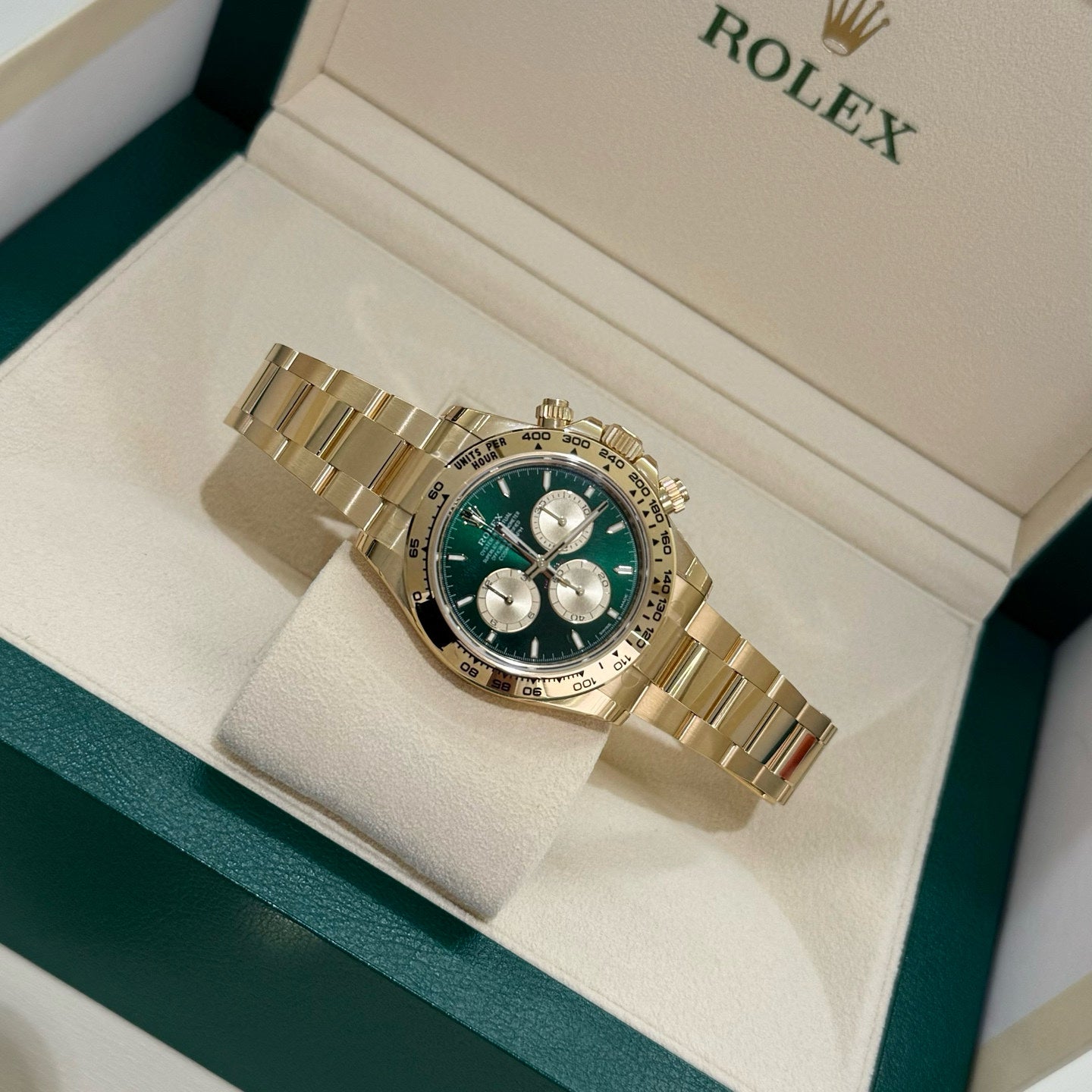 2025 Brand New Rolex - 126508-0008 Cosmograph Daytona Yellow Gold / Green / Oyster