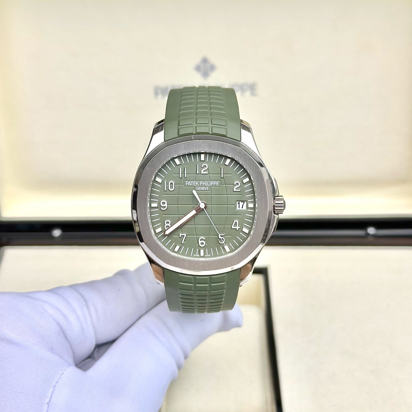 2024 Pre-owned Patek Philippe - 5168G-010 Aquanaut 5168 White Gold / Green