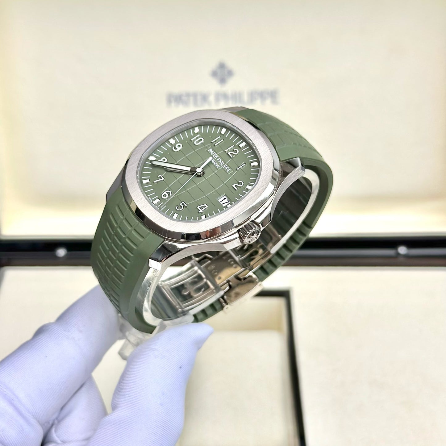 2024 Pre-owned Patek Philippe - 5168G-010 Aquanaut 5168 White Gold / Green