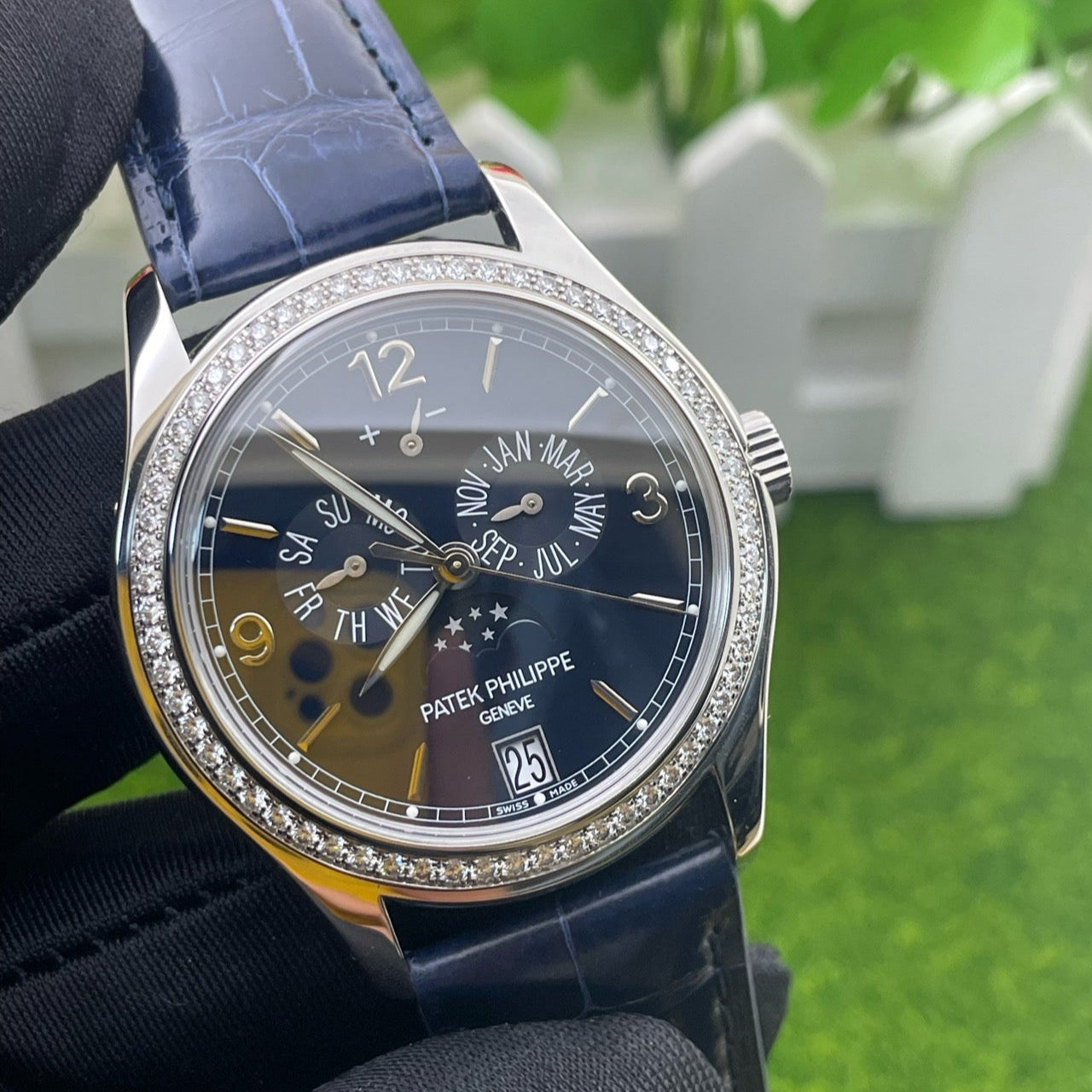 2022 Like New Patek Philippe - 5147G-001 Annual Calendar 5147 White Gold / Navy Blue