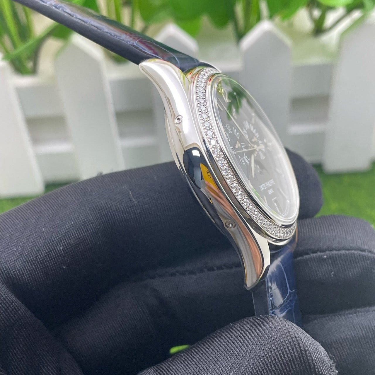 2022 Like New Patek Philippe - 5147G-001 Annual Calendar 5147 White Gold / Navy Blue