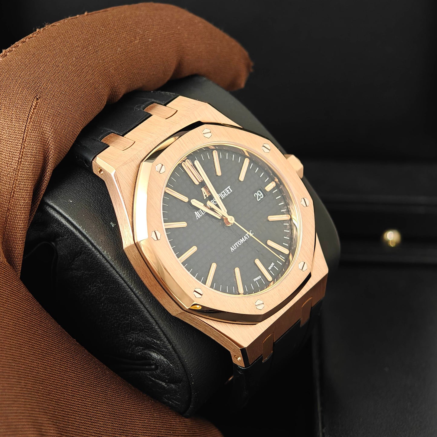 2018 Pre-owned Audemars Piguet - 15400OR.OO.D002CR.01 Royal Oak 15400 Pink Gold / Black / Strap