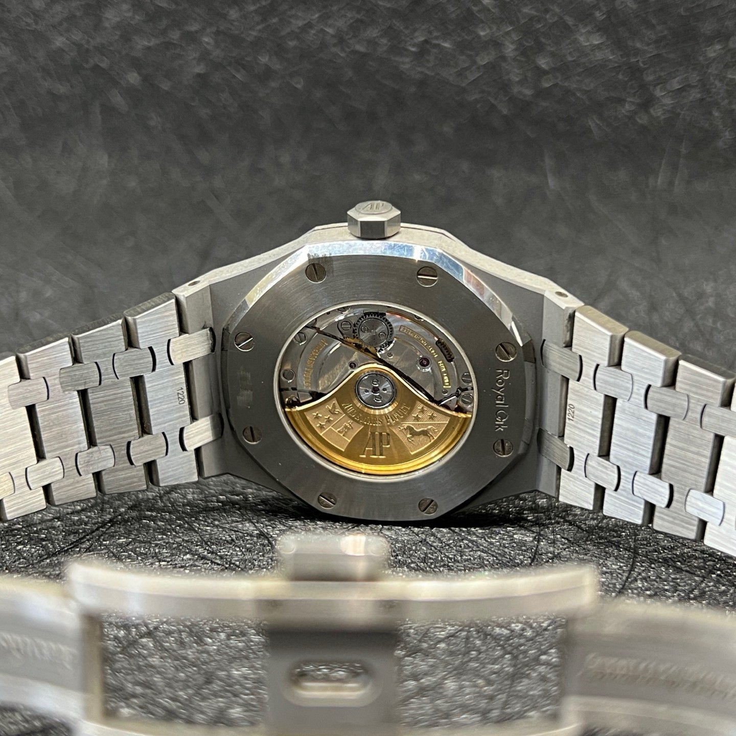 2018 Pre-owned Audemars Piguet - 15400ST.OO.1220ST.01 Royal Oak 15400 Stainless Steel / Black