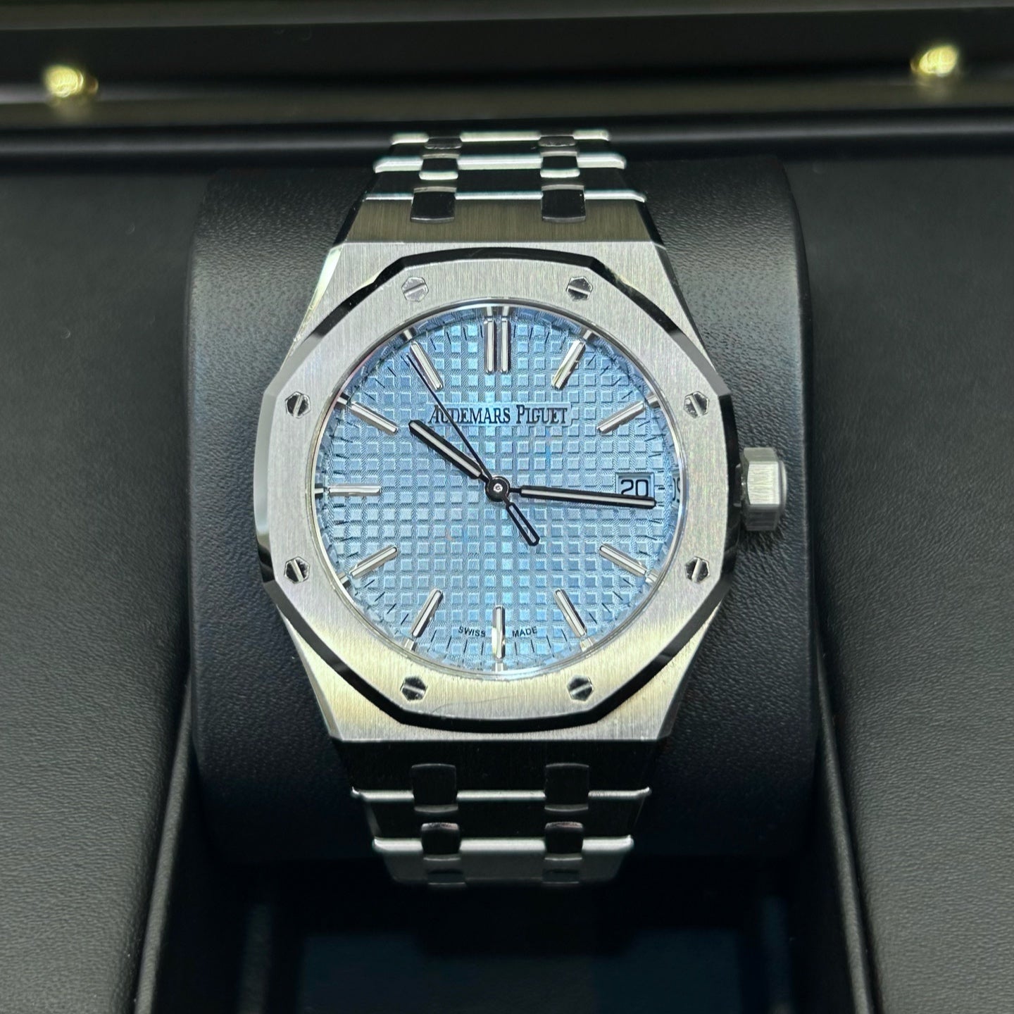 2024 Pre-owned Audemars Piguet - 15550ST.OO.1356ST.08 Royal Oak Selfwinding 37 Stainless Steel / Ice Blue