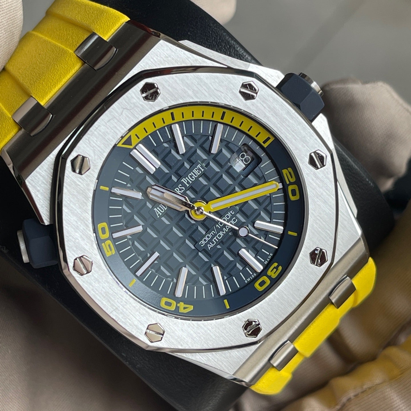 2021 Pre-owned Audemars Piguet - 15710ST.OO.A027CA.01 Royal Oak Offshore Diver Stainless Steel / Blue