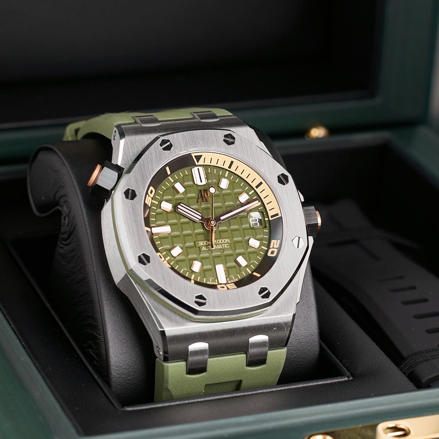 2025 Brand New Audemars Piguet - 15720ST.OO.A052CA.01 Royal Oak Offshore Diver Stainless Steel / Green