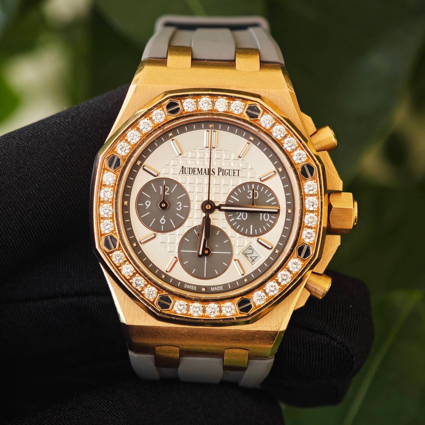 2020 Pre-owned Audemars Piguet - 26231OR.ZZ.D003CA.01 Royal Oak OffShore 26231 Lady Chronograph Pink Gold / Silver / Diamond