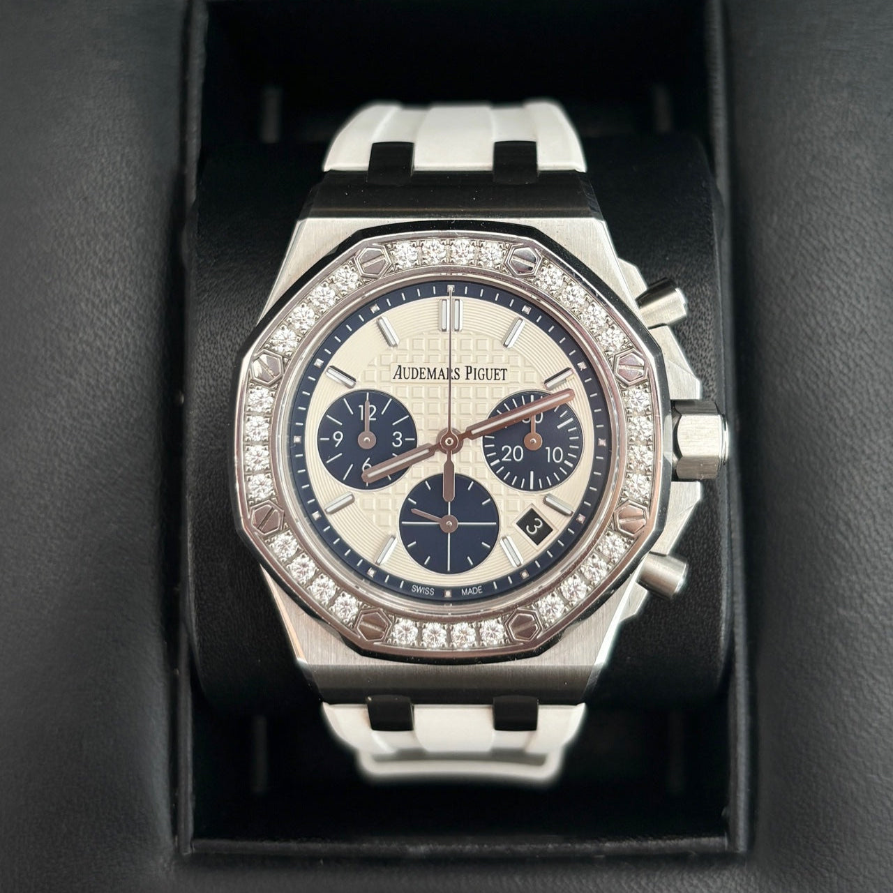 2018 Pre-owned Audemars Piguet - 26231ST.ZZ.D010CA.01 Royal Oak OffShore 26231 Lady Chronograph Stainless Steel / Silver / Diamond