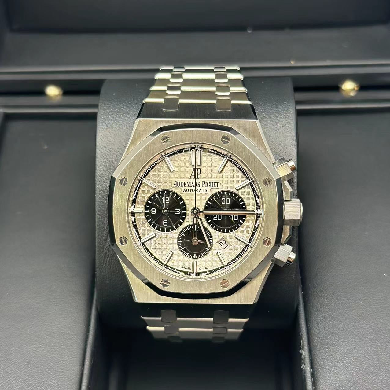 2021 Pre-owned Audemars Piguet - 26331ST.OO.1220ST.03 Royal Oak Chronograph 41 Stainless Steel / Silver