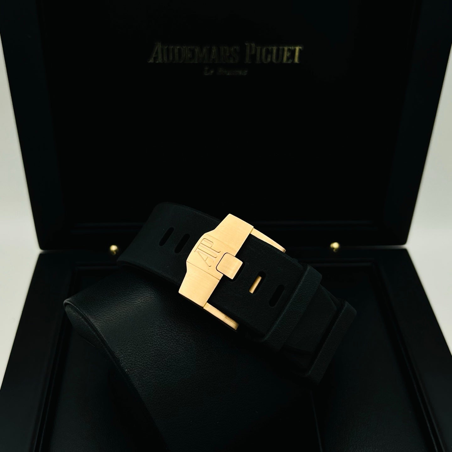2018 Pre-owned Audemars Piguet - 26401RO.OO.A002CA.02 Royal Oak Offshore 42 Pink Gold / Ceramic / Black / Rubber