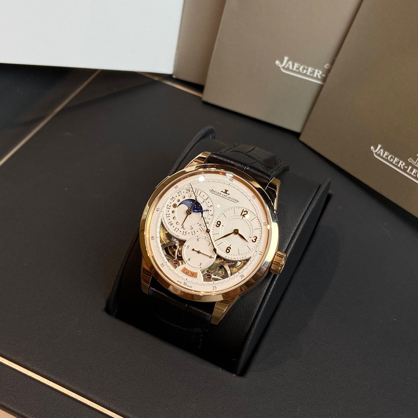 2013 Pre-owned Jaeger-LeCoultre - 6042520 Duomètre à Quantième Lunaire Pink Gold Open
