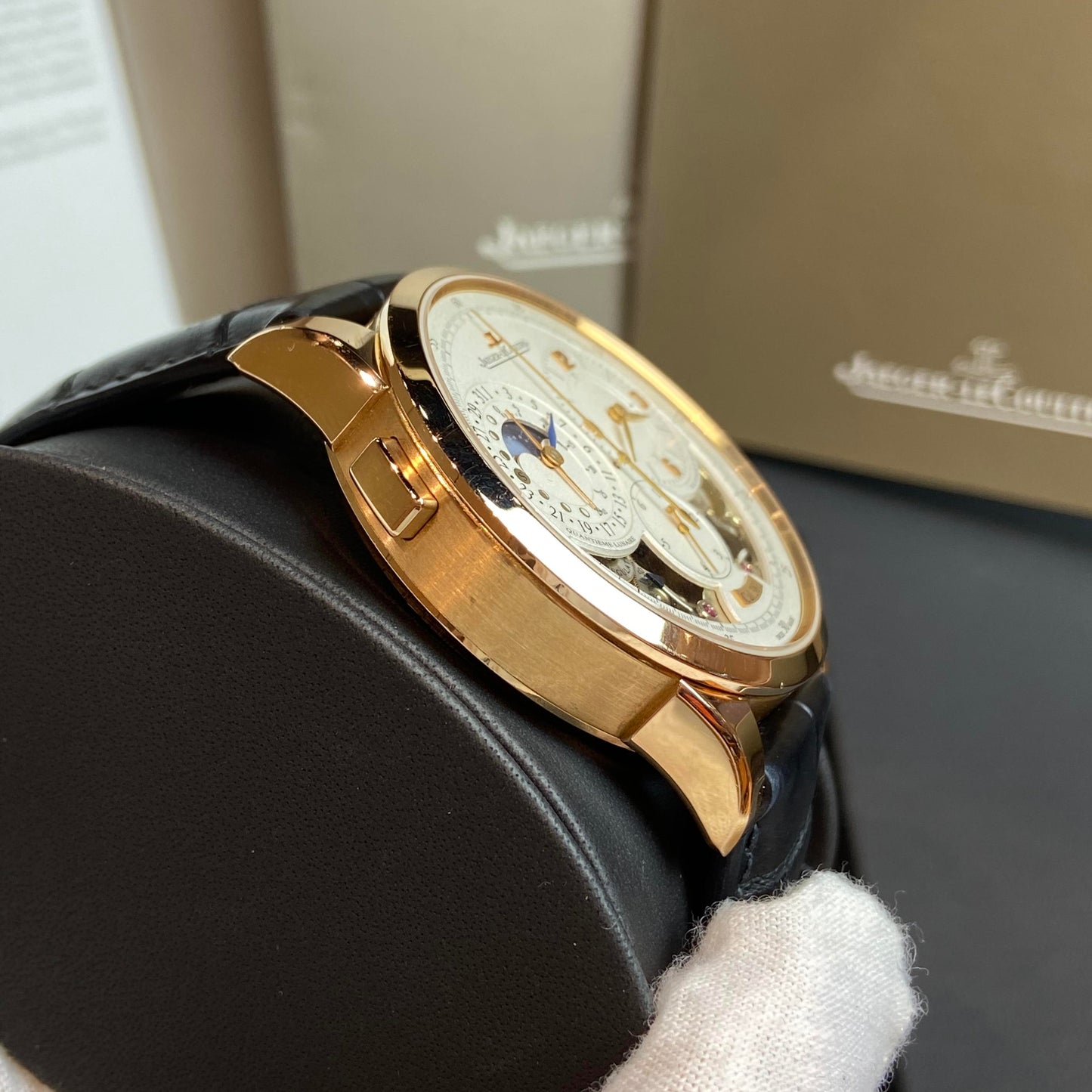 2013 Pre-owned Jaeger-LeCoultre - 6042520 Duomètre à Quantième Lunaire Pink Gold Open