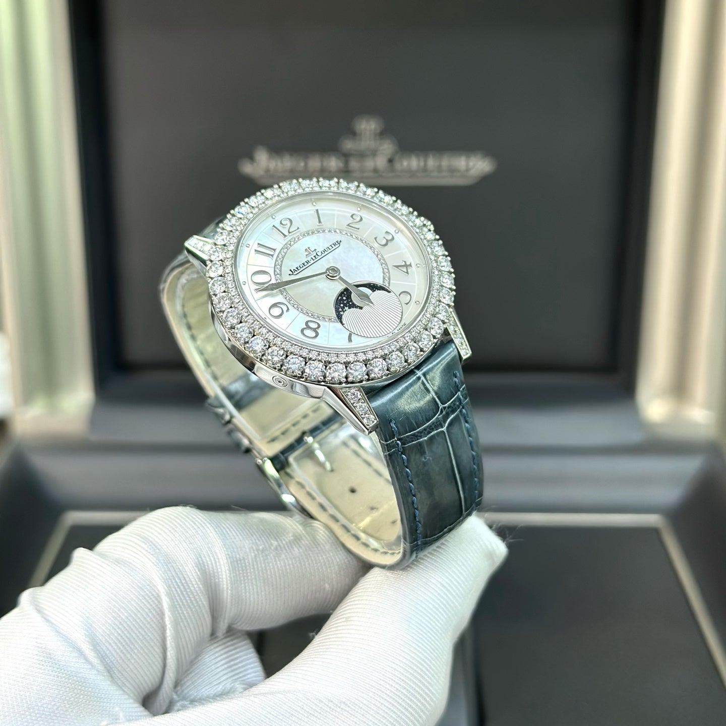 Unknow Pre-owned Jaeger-LeCoultre - Q3523570 Rendez-Vous Dazzling Moon White Gold / MOP / Alligator