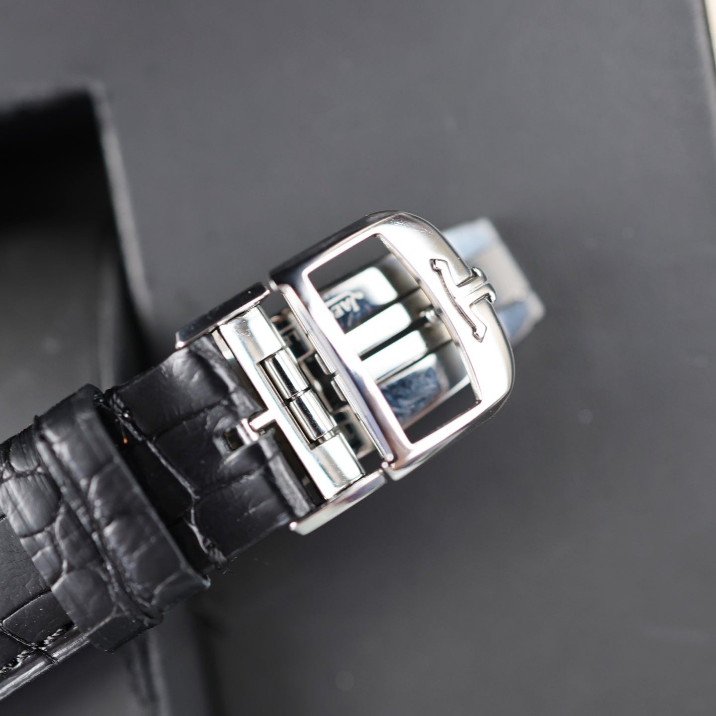 2021 Pre-owned Jaeger-LeCoultre - 1558420 Master Calendar Stainless Steel / Silver / Alligator