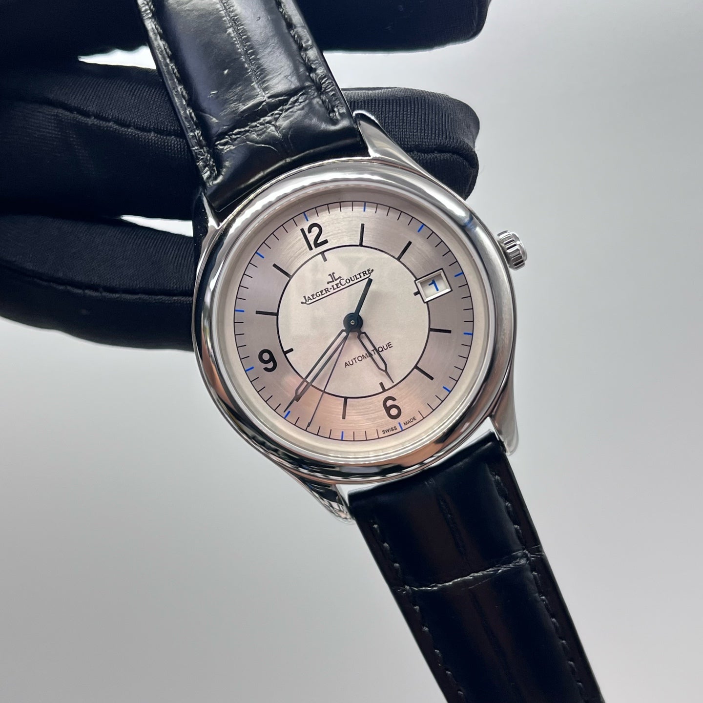 Watch ONLY Pre-owned Jaeger-LeCoultre - 1548530 Master Control Date Stainless Steel / Sector Dial