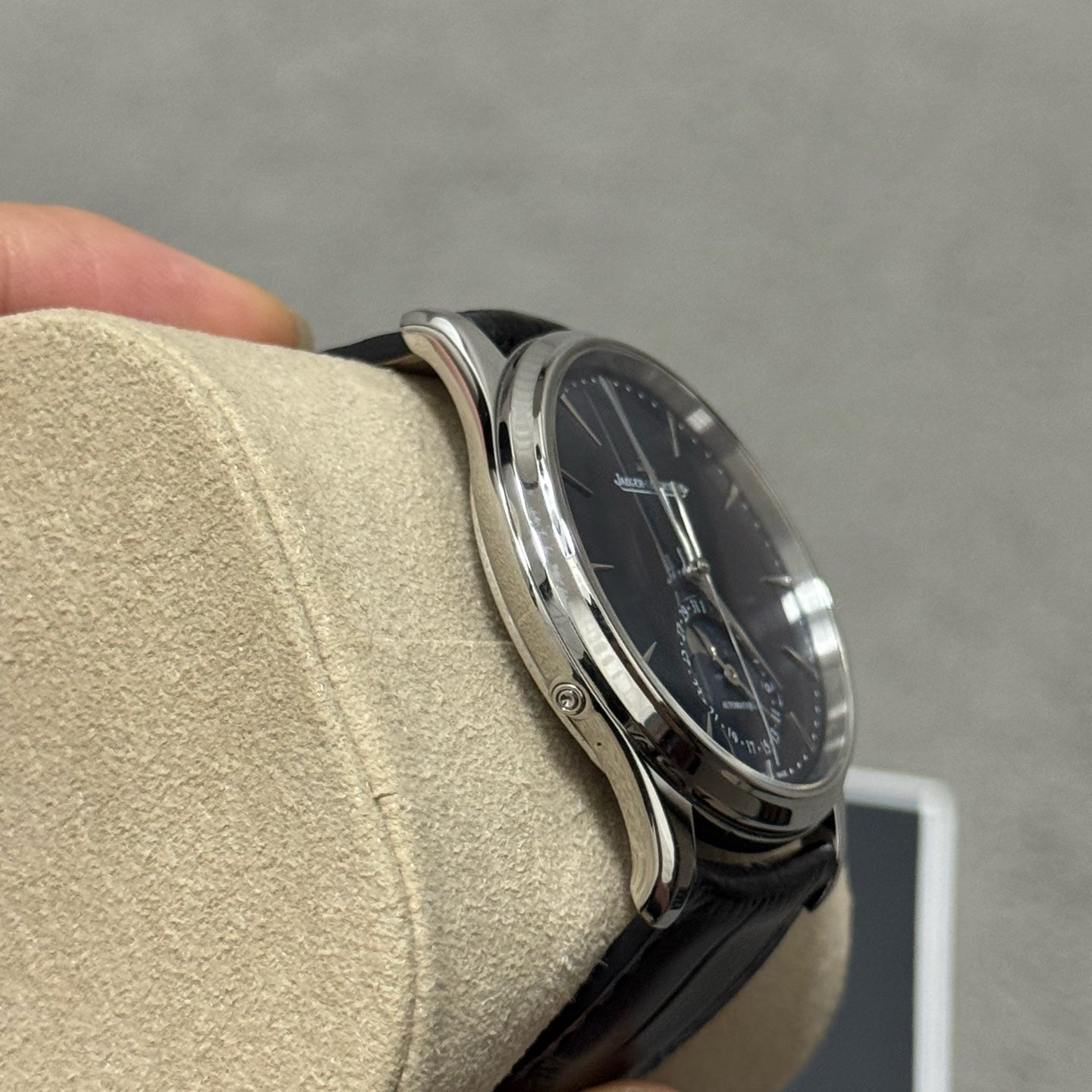 2022 Pre-owned Jaeger-LeCoultre - Q1368480 Master Ultra Thin Moon Stainless Steel / Blue / Alligator