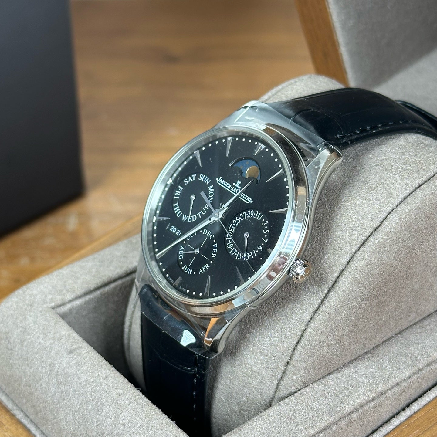 2025 New Jaeger-LeCoultre - Q1308470 Master Ultra Thin Perpetual Stainless Steel / Black / Alligator