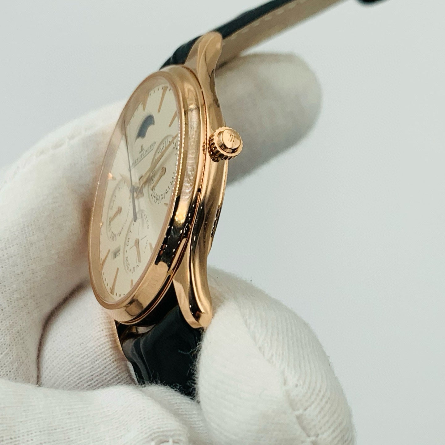 2023 Watch ONLY Pre-owned Jaeger-LeCoultre - 1302520 Master Ultra Thin Perpetual Pink Gold / Eggshell / Alligator