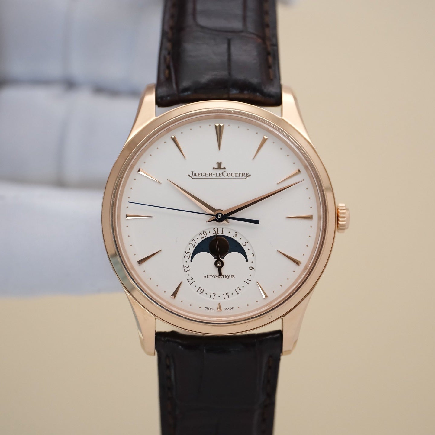 2022 Pre-owned Jaeger-LeCoultre - 1362510 Master Ultra Thin Moon Pink Gold / Eggshell / Alligator