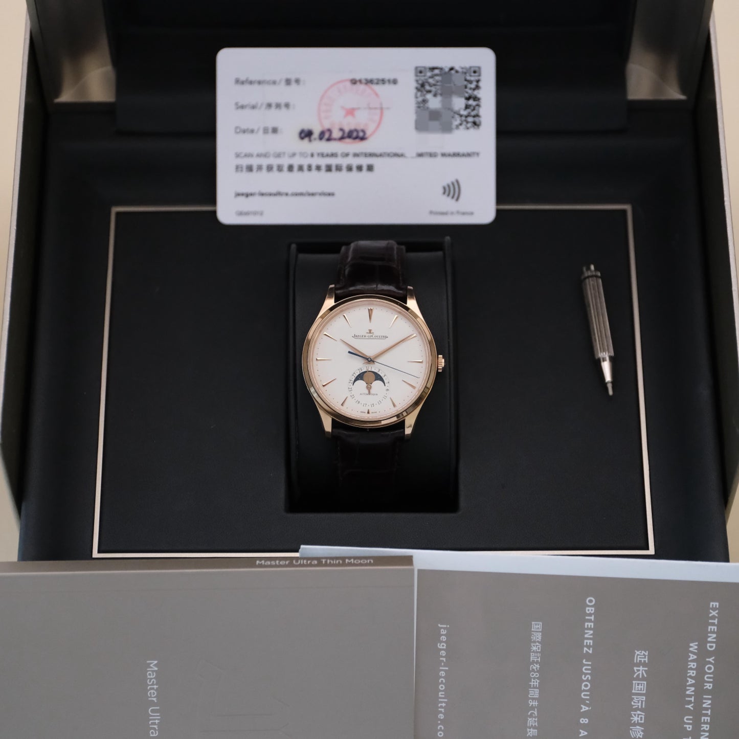 2022 Pre-owned Jaeger-LeCoultre - 1362510 Master Ultra Thin Moon Pink Gold / Eggshell / Alligator