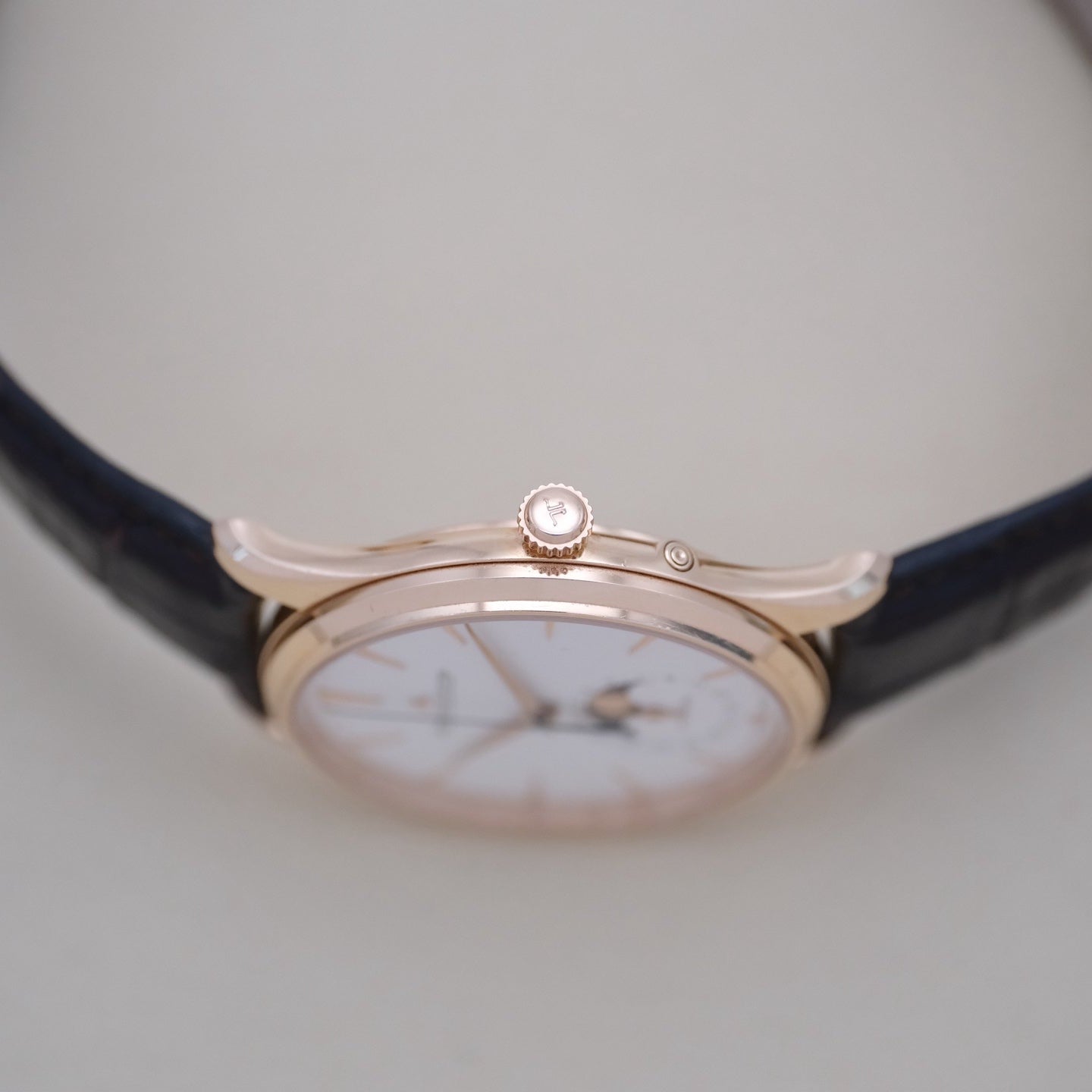 2022 Pre-owned Jaeger-LeCoultre - 1362510 Master Ultra Thin Moon Pink Gold / Eggshell / Alligator