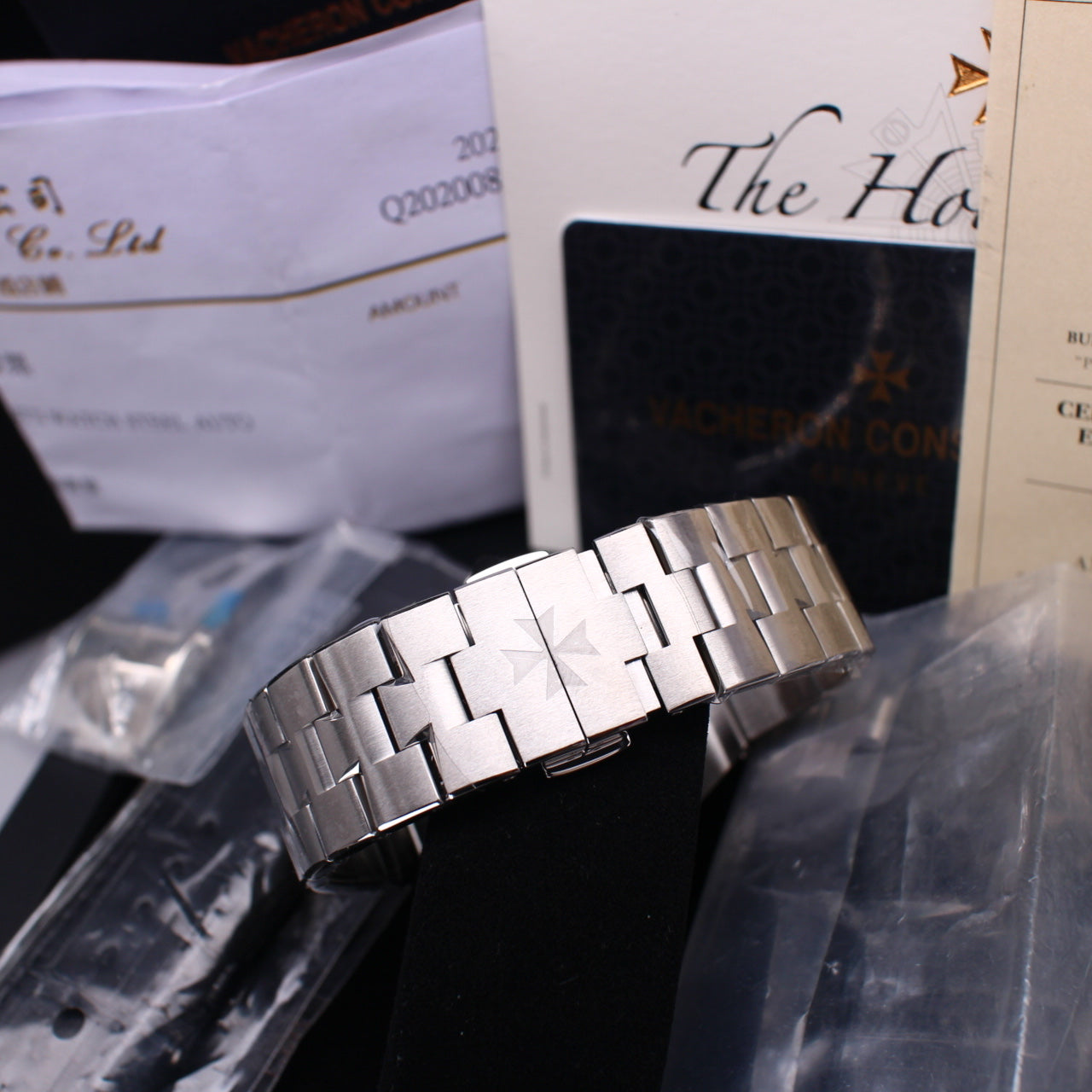 2021 Pre-owned Vacheron Constantin - 4500V/110A-B483 Overseas Date Stainless Steel / Black