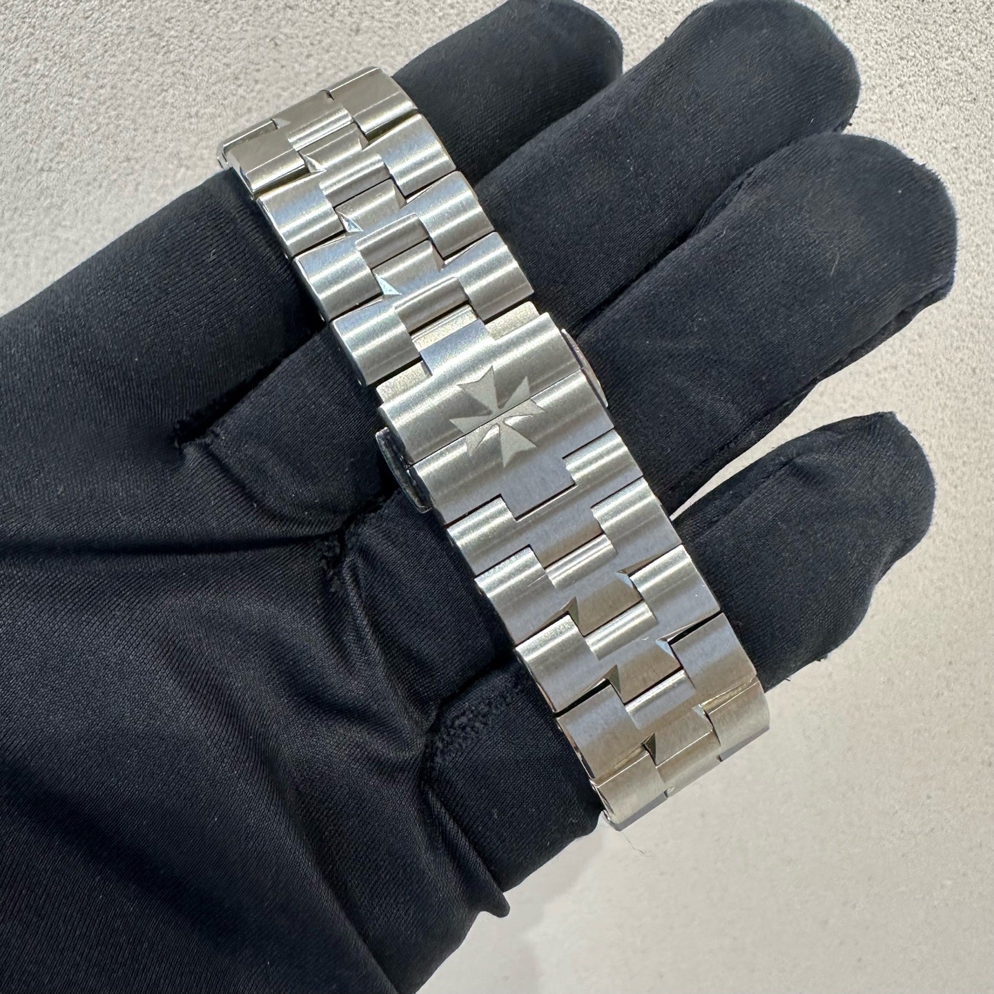 2023 Like New Vacheron Constantin - 5500V/110A-B148 Overseas Chronograph Stainless Steel / Blue