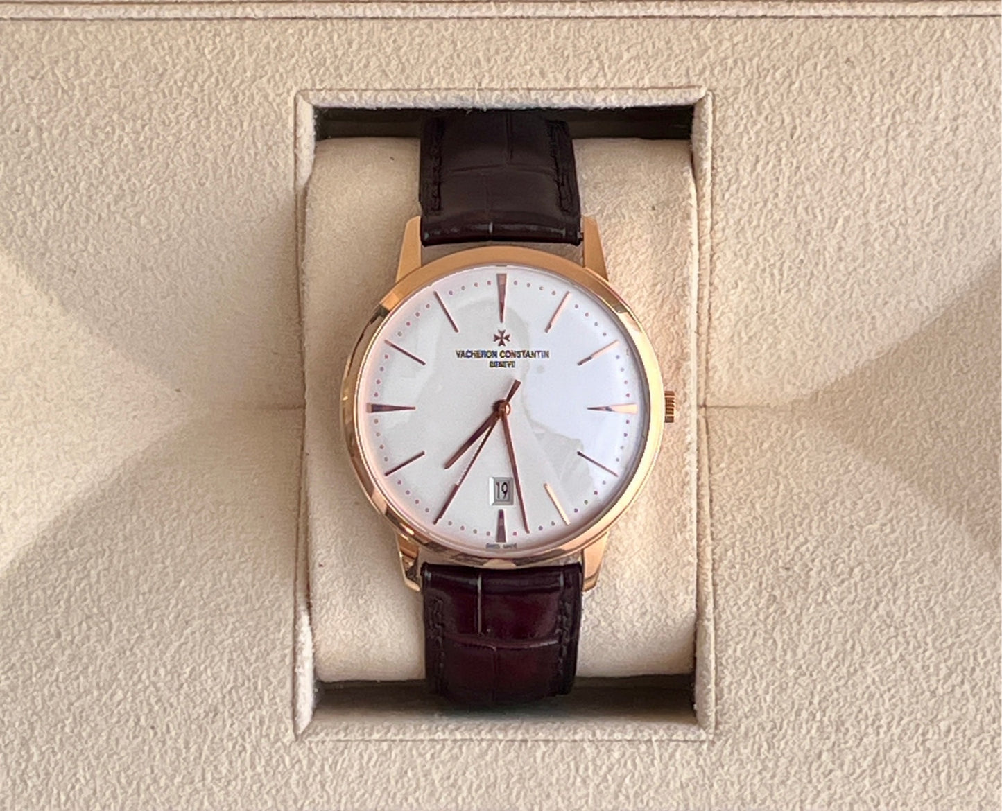 2018 Pre-owned Vacheron Constantin - 85180/000R-9248 Patrimony Contemporaine Self-Winding Pink Gold / Silver