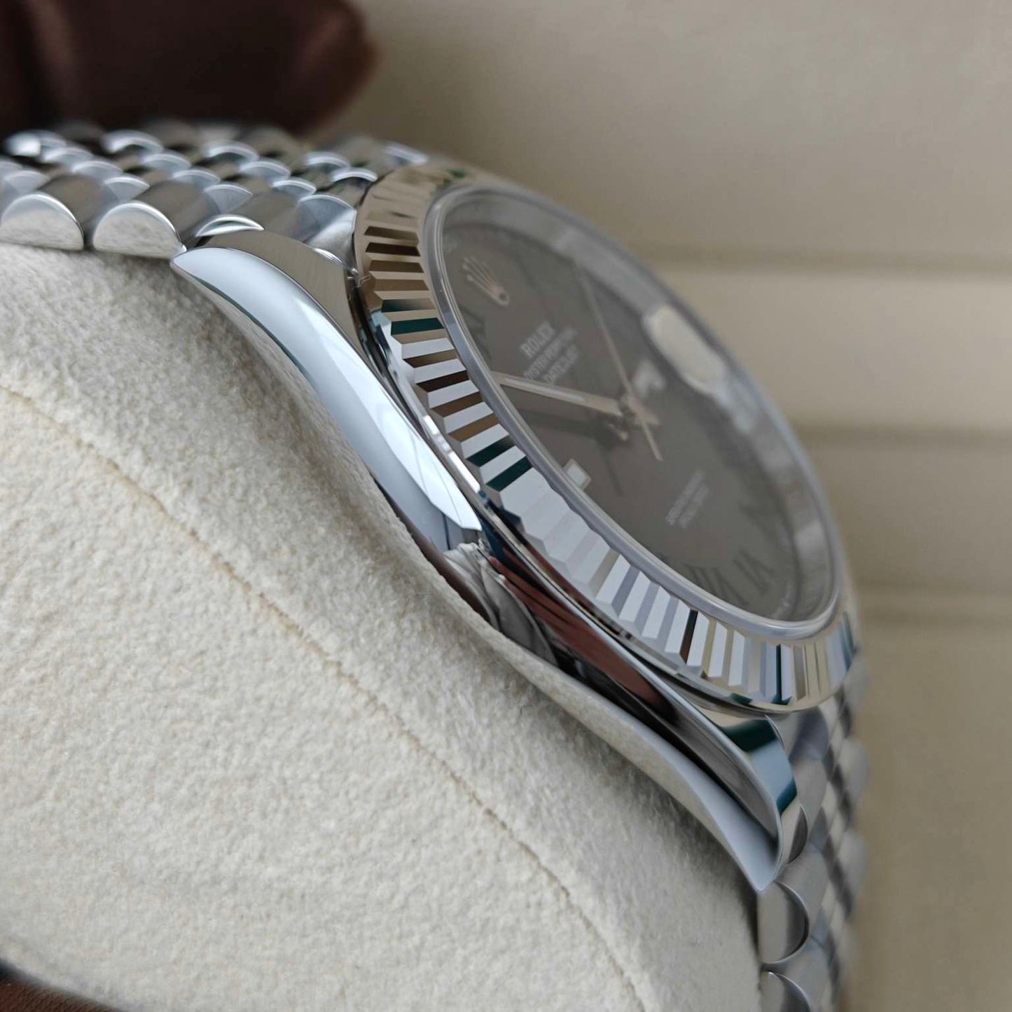 2025 Brand New Rolex - 126334-0022 Datejust 41 Stainless Steel Fluted / Slate - Roman / Jubilee