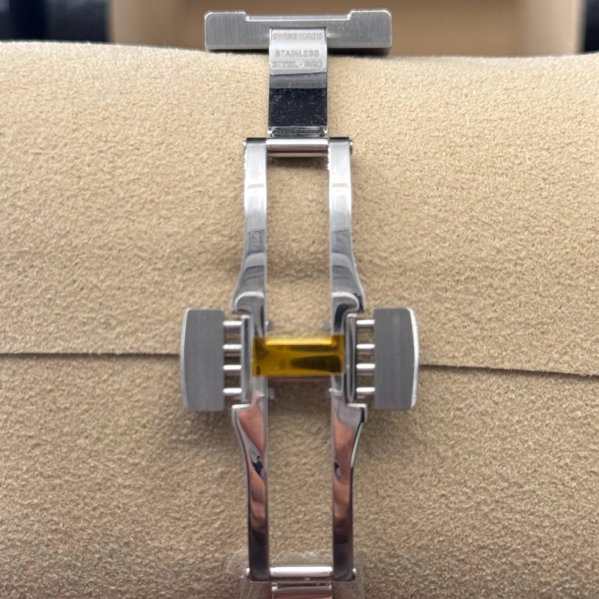 2025 Brand New IWC - IW328903 Ingenieur Automatic 40 Stainless Steel / Aqua Blue