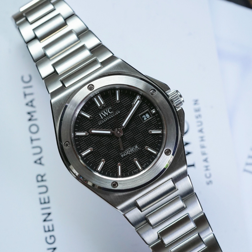 2025 New IWC - IW3289-01 Ingenieur Automatic 40 Stainless Steel / Black