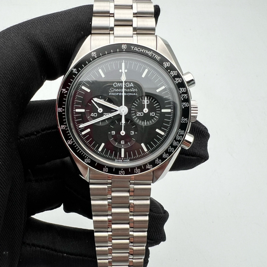 2025 New Omega - 310.30.42.50.01.002 Speedmaster Professional Moonwatch 3861 Stainless Steel / Black / Sapphire / Bracelet