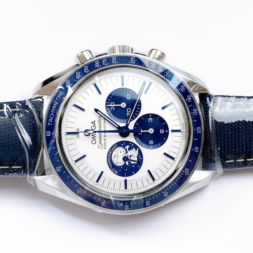 2025 New Omega - 310.32.42.50.02.001 Speedmaster Professional Moonwatch Apollo 13 50th Anniversary Snoopy