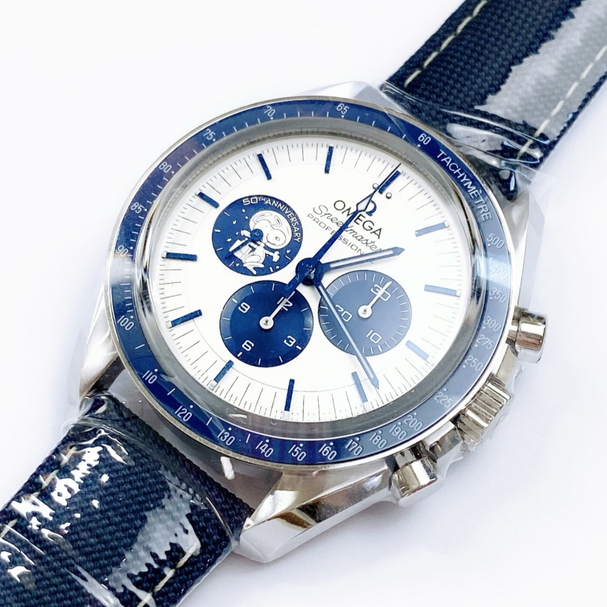 2025 New Omega - 310.32.42.50.02.001 Speedmaster Professional Moonwatch Apollo 13 50th Anniversary Snoopy