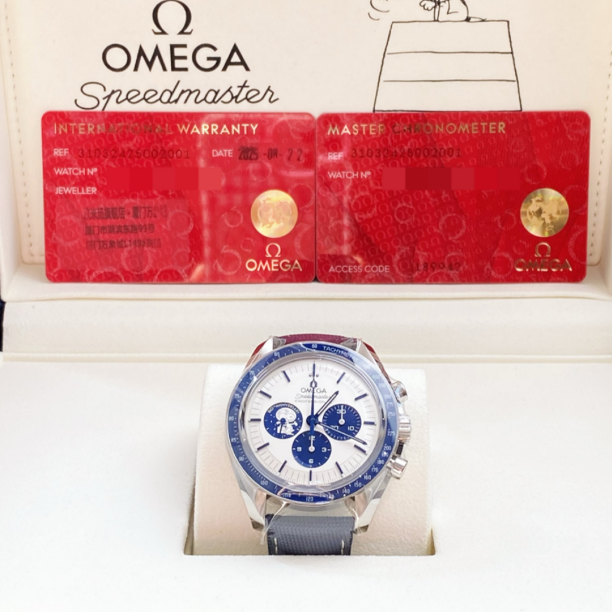 2025 New Omega - 310.32.42.50.02.001 Speedmaster Professional Moonwatch Apollo 13 50th Anniversary Snoopy