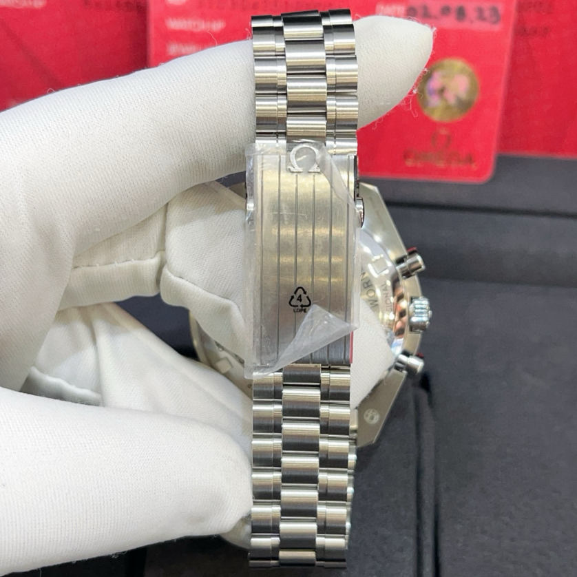 2025 New Omega - 310.30.42.50.01.001 Speedmaster Professional Moonwatch 3861 Stainless Steel / Black / Plexi / Bracelet