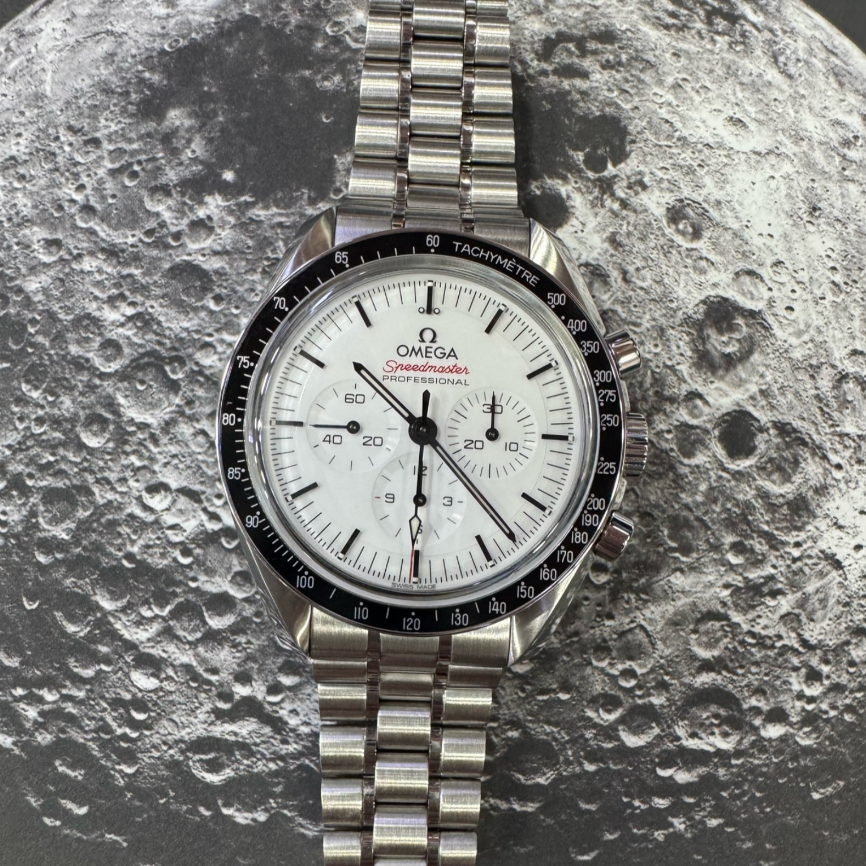 2025 New Omega - 310.30.42.50.04.001 Speedmaster Professional Moonwatch 3861 Stainless Steel / White / Sapphire / Bracelet