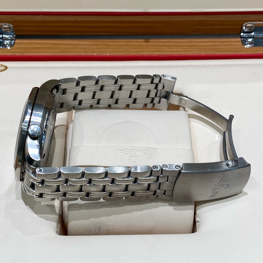 2022 Pre-owned Omega - 212.30.41.20.01.003 Seamaster Diver 300M Co-Axial 41 Stainless Steel / Black / Bracelet / Ceramic